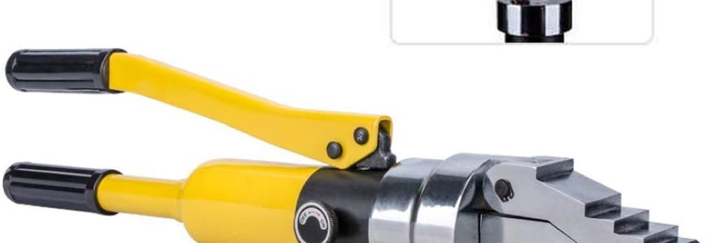 What is a hydraulic flange spreader used for