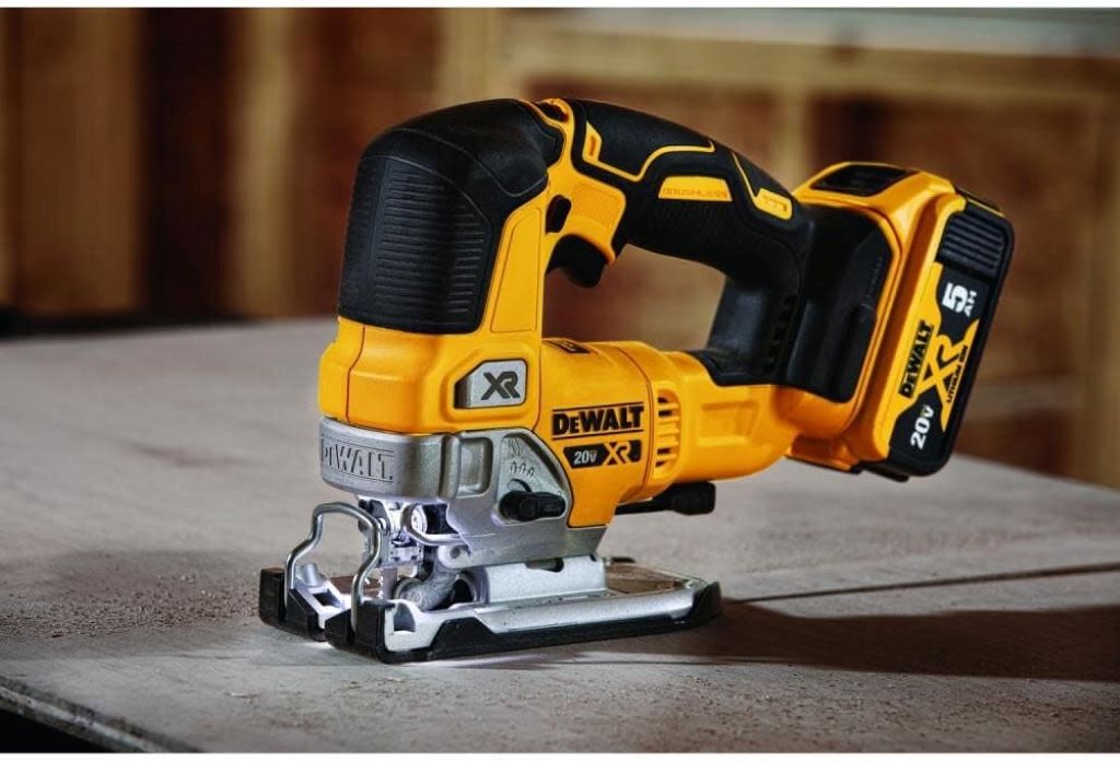 Bare tool DEWALT 20V MAX XR jig saw, 3,200 SPM speed for smooth cutting