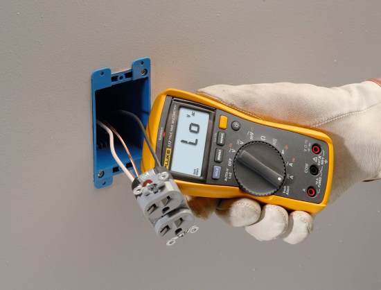 Fluke 117 Electrician's Multimeter
