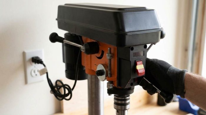 Measuring JT33 chuck arbor runout with dial indicator on Wen drill press